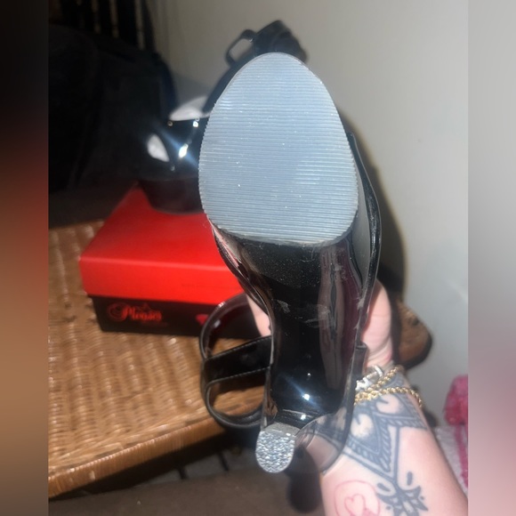 Pleasers black heels - Picture 4 of 5